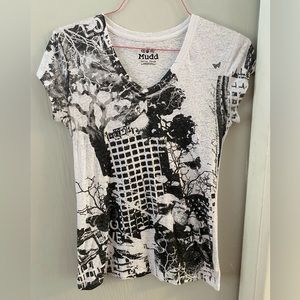 Women’s Mudd White and black, v neck ,t shirt
